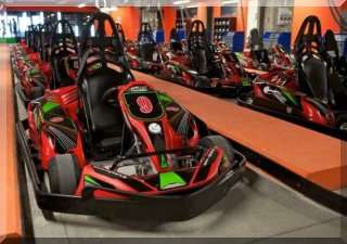 Driving Race Karts indoor in Montecatini Terme